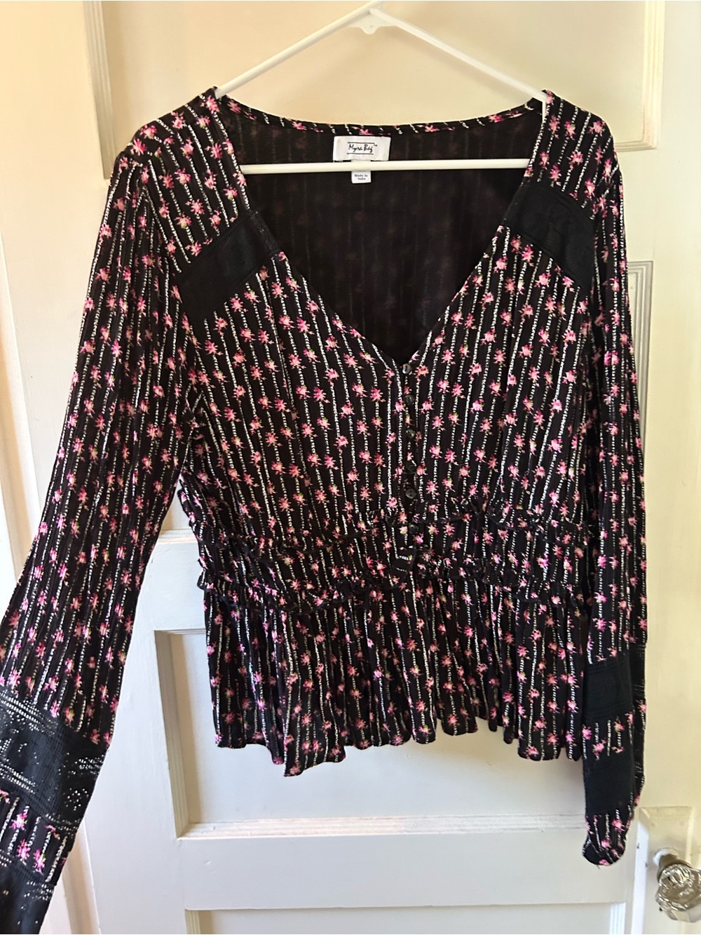 Black Floral V-Neck Peplum Top - Black/Pink